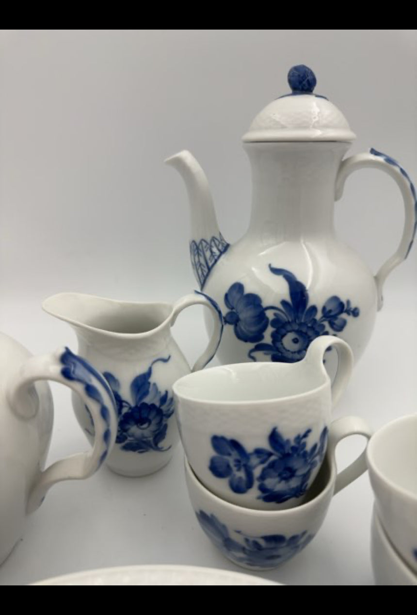 Blå blomst flettet, Royal Copenhagen